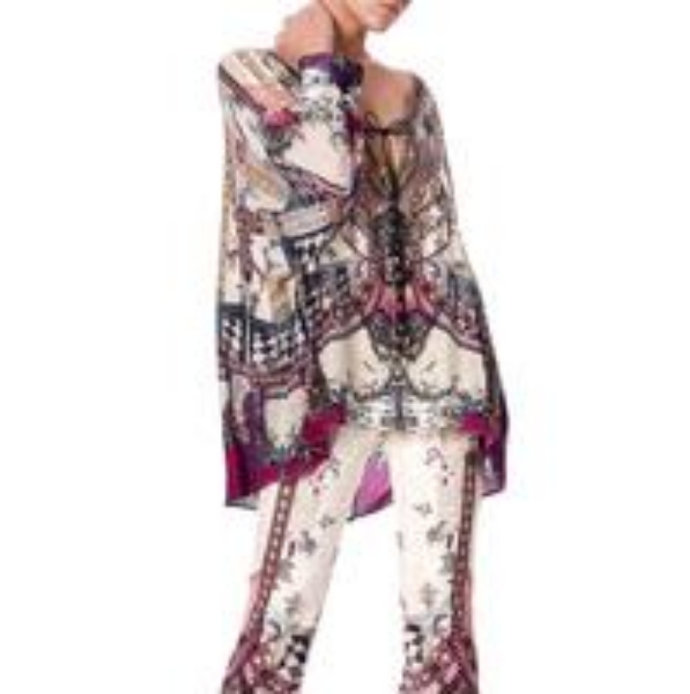 ✨Camilla Banks Raglan Sleeve top! WOT!!